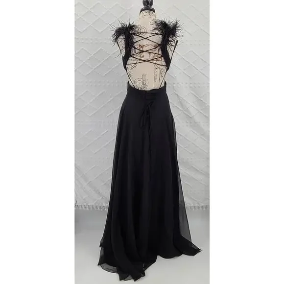 Mac Duggal 68113 black plunge faux ostrich feather A-line gown Size 4 Formal - Picture 4 of 15